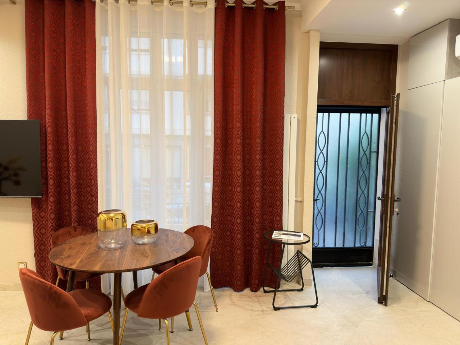 Extraordinaire Grand Studio Au Centre 6 Minutes A Pied De La Plage Et L'Hotel Negresco Nizza Esterno foto