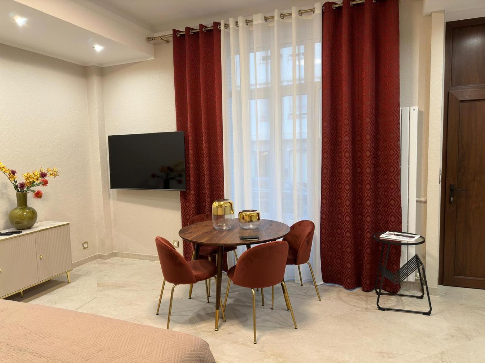 Extraordinaire Grand Studio Au Centre 6 Minutes A Pied De La Plage Et L'Hotel Negresco Nizza Esterno foto