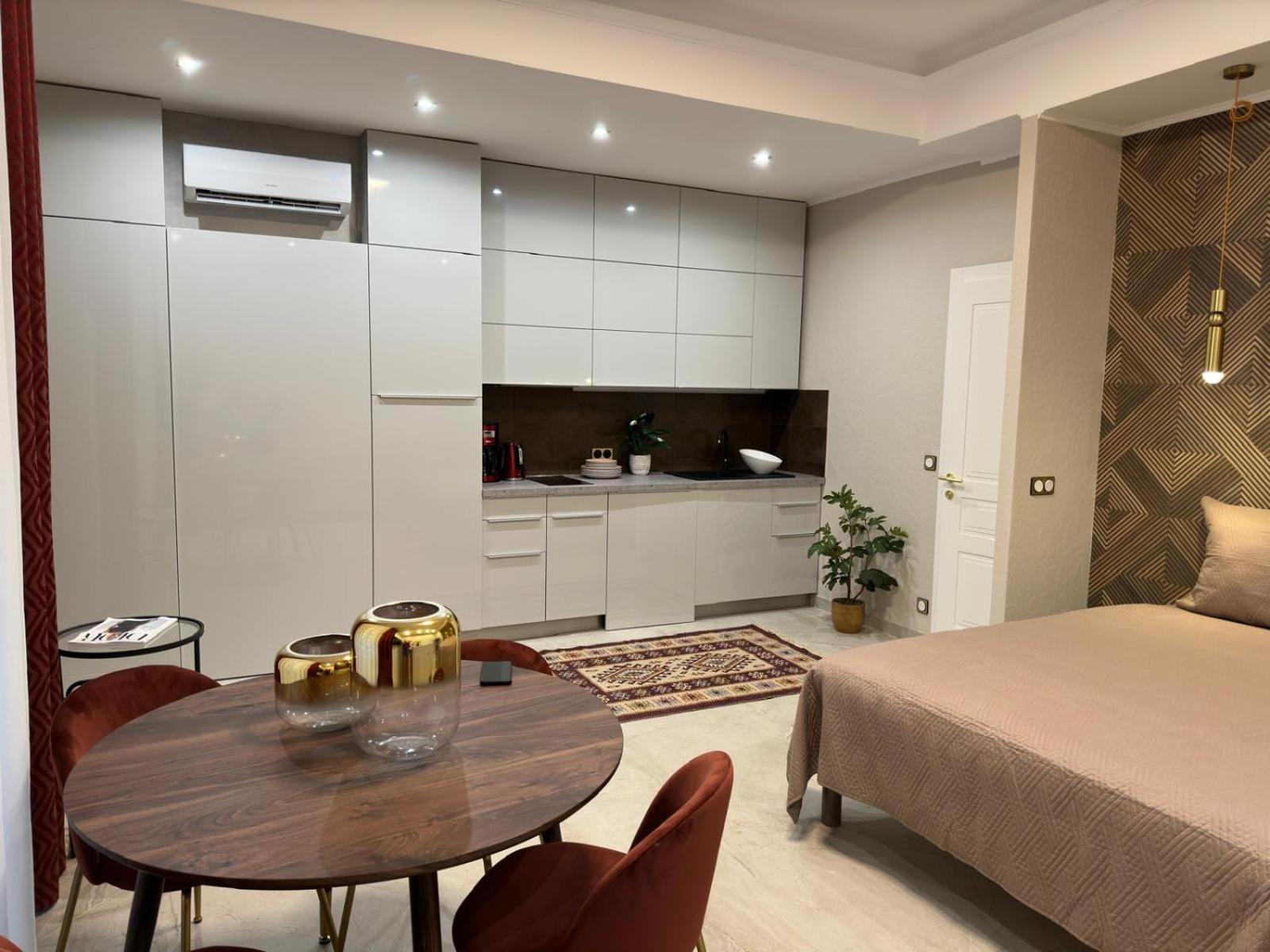 Extraordinaire Grand Studio Au Centre 6 Minutes A Pied De La Plage Et L'Hotel Negresco Nizza Esterno foto