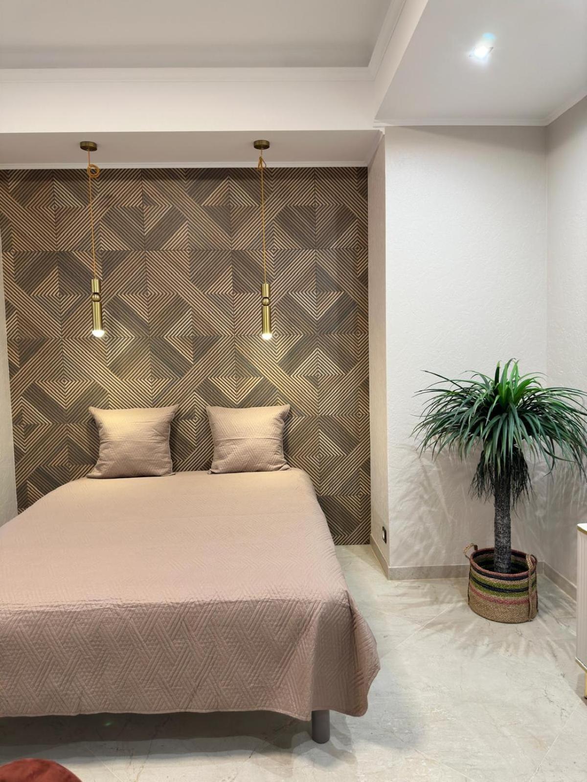 Extraordinaire Grand Studio Au Centre 6 Minutes A Pied De La Plage Et L'Hotel Negresco Nizza Esterno foto