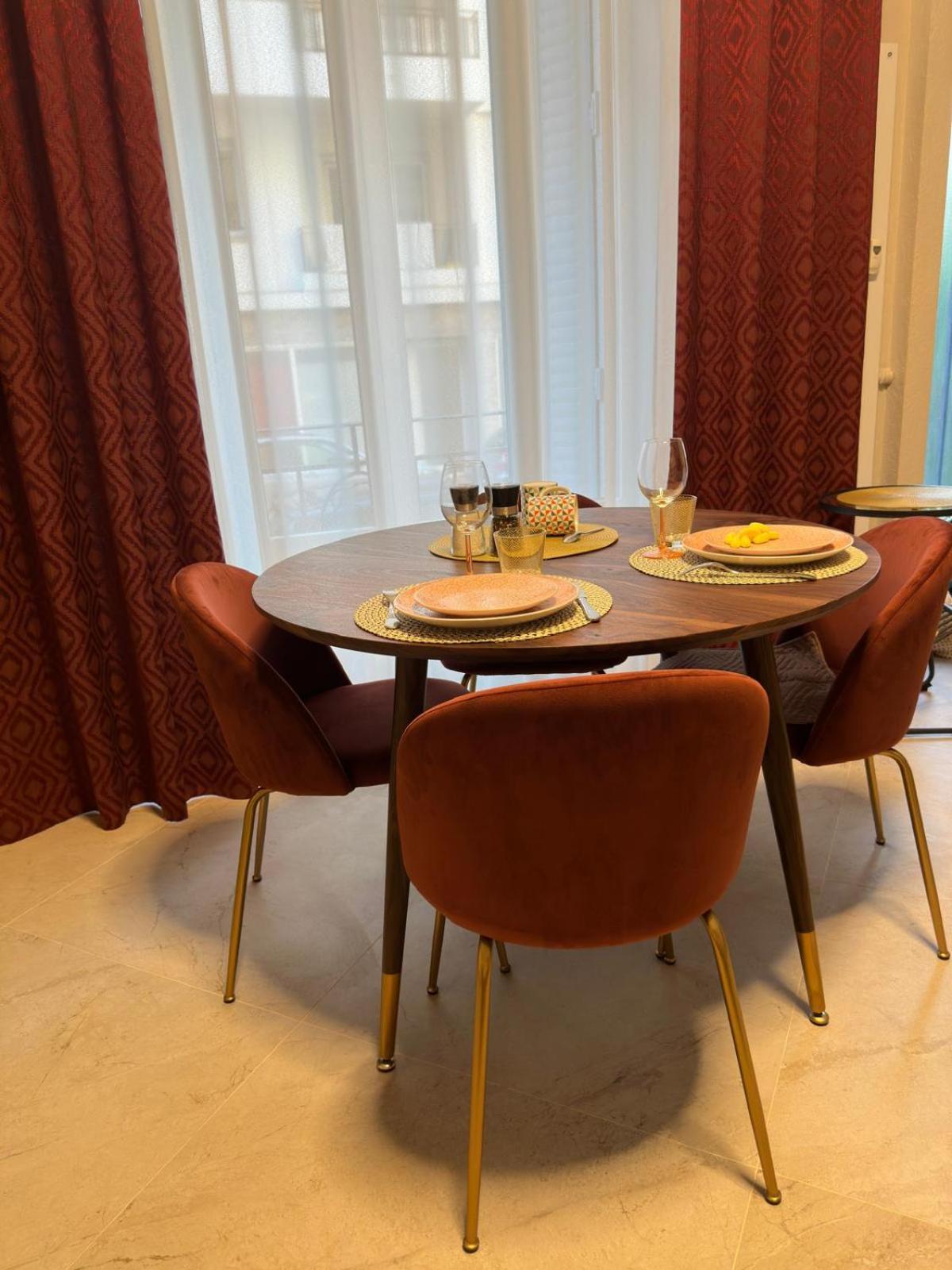 Extraordinaire Grand Studio Au Centre 6 Minutes A Pied De La Plage Et L'Hotel Negresco Nizza Esterno foto